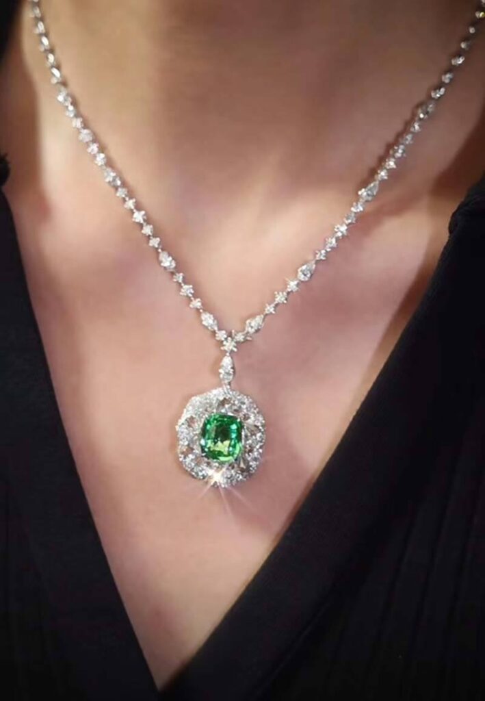 Vanadium emerald necklace