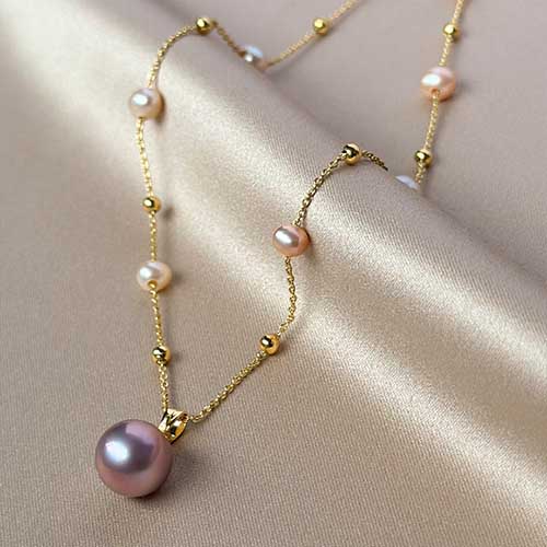 Purple pearl necklace