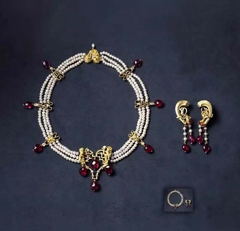 The Queen of Denmark’s Testament of Love – toi et moi Engagement Ring