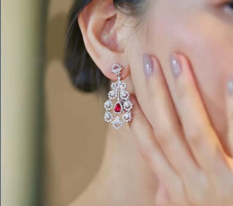 Have you chosen the right earrings for your ear shape?