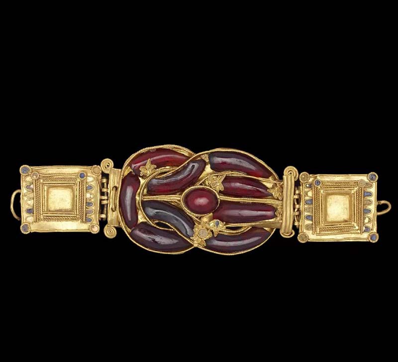 The Timeless Beauty of Greek Jewelry: Exploring Ancient Artistry