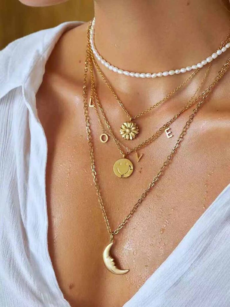 How to wear multiple necklaces ?