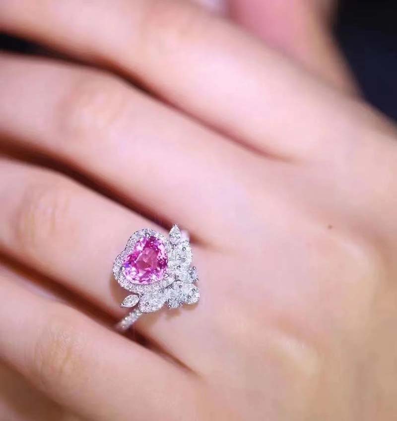 Best Diamond Alternatives for Your Engagement Ring