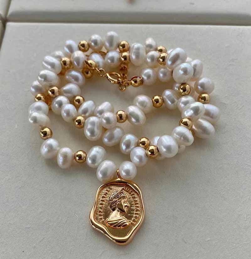How can you buy the quality of freshwater pearls?
