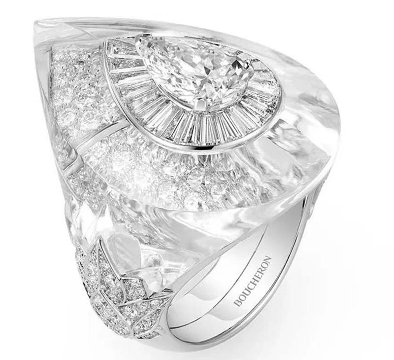 a circle of trapezoidal diamonds is stacked on top of white crystals