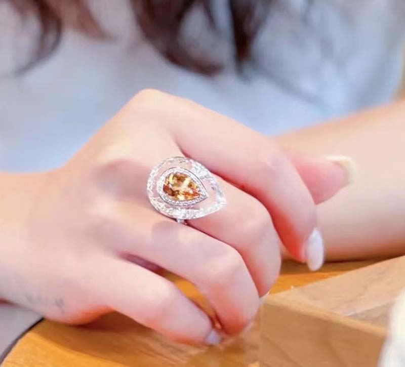 What is stacking jewelry?