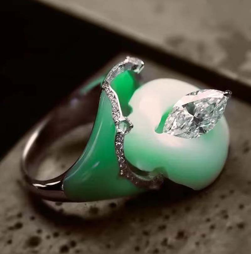 What is stacking jewelry?