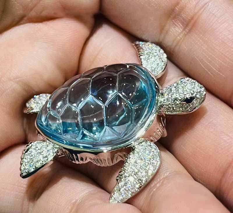 Which Jewelry Needs Sunscreen?