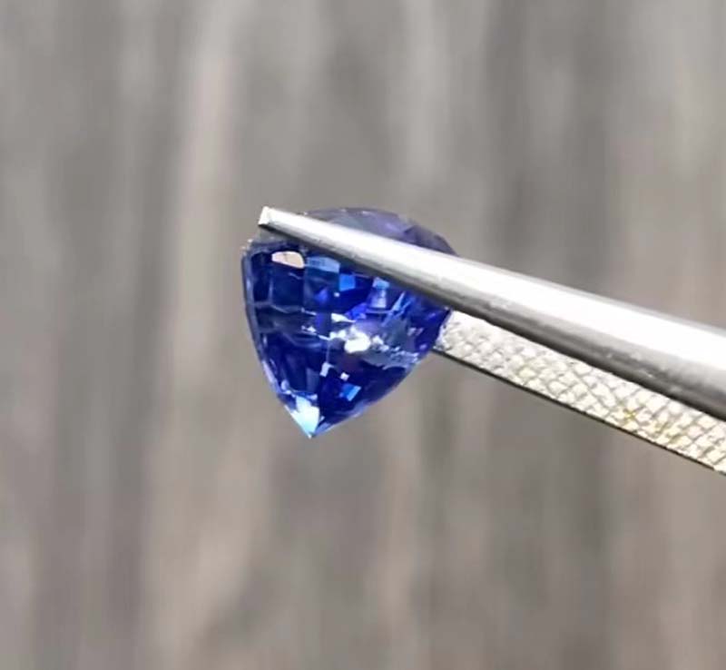 How to make jewellery more beautiful by cutting gemstones?