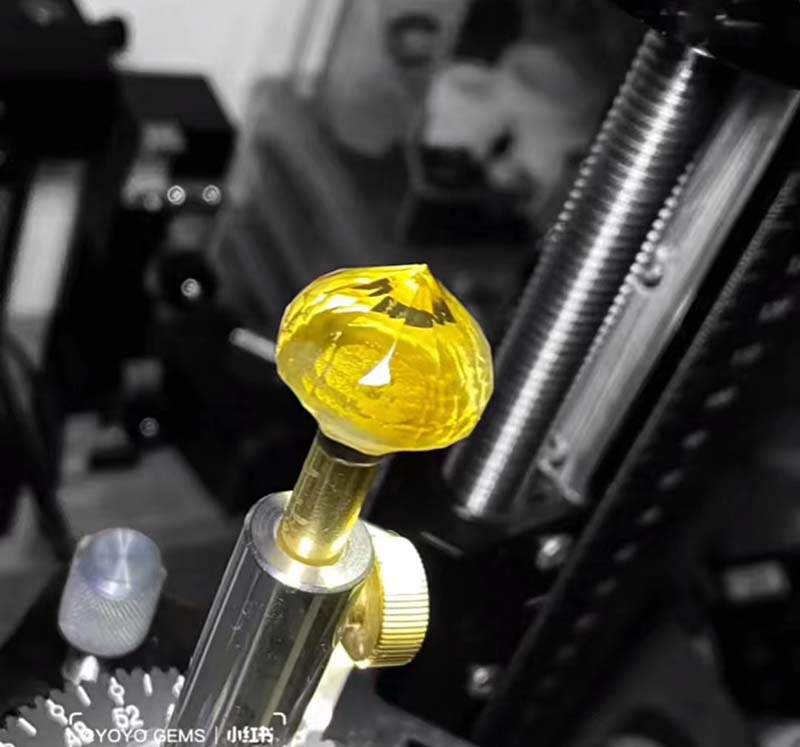 How to make jewellery more beautiful by cutting gemstones?