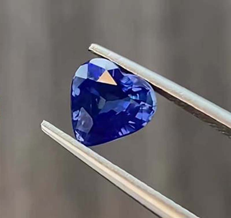 How to make jewellery more beautiful by cutting gemstones?