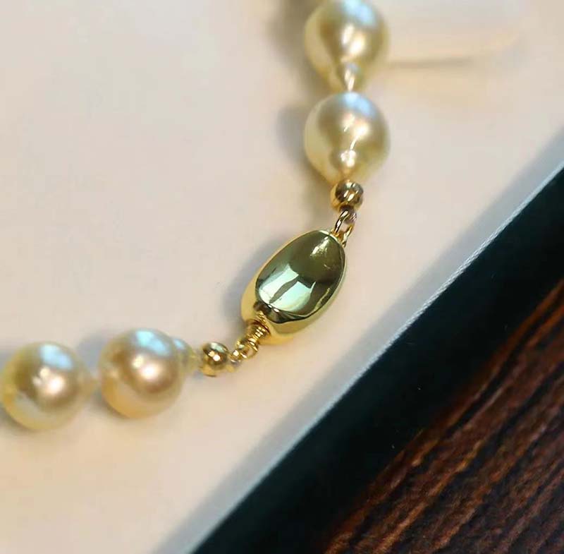 What are the most popular necklace clasps?