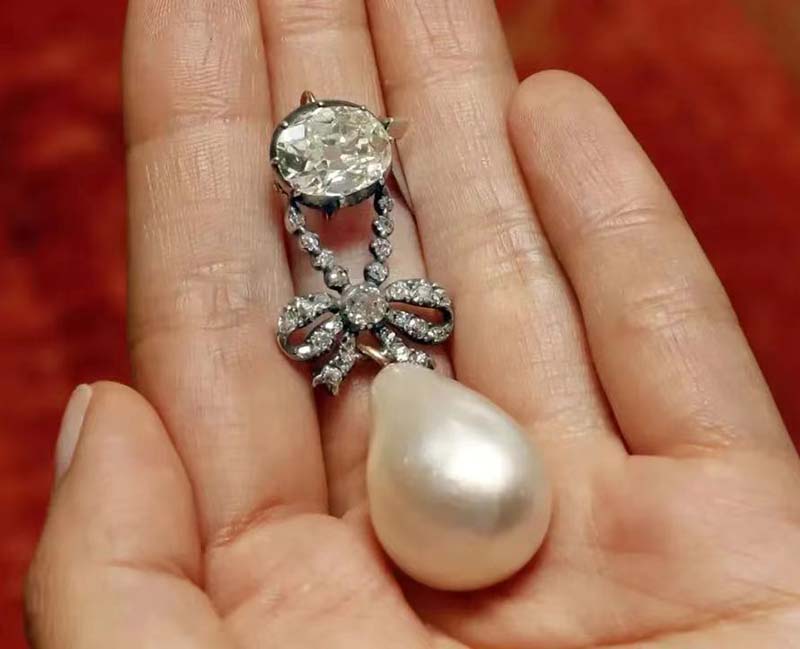 What is semi-precious stone?