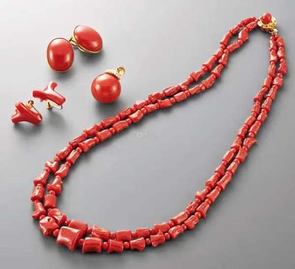 Which gemstones are easily corroded by sweat!