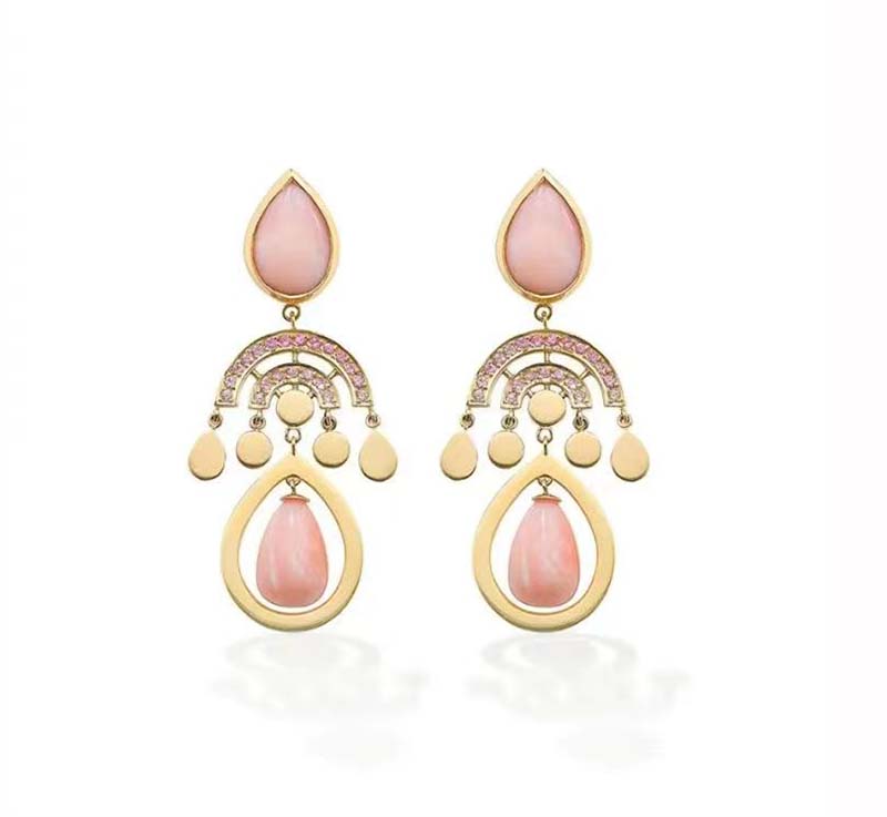 Gemstones on trend? See which Pantone color has the greatest impact on 2024
