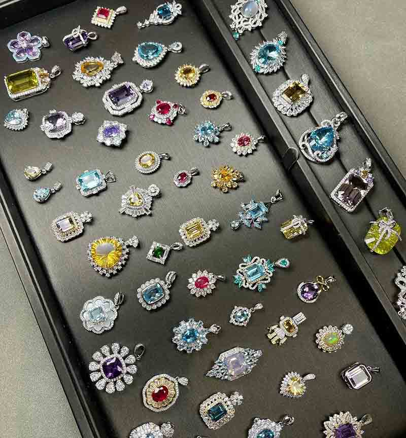 Wholesale Colorful jewelry market