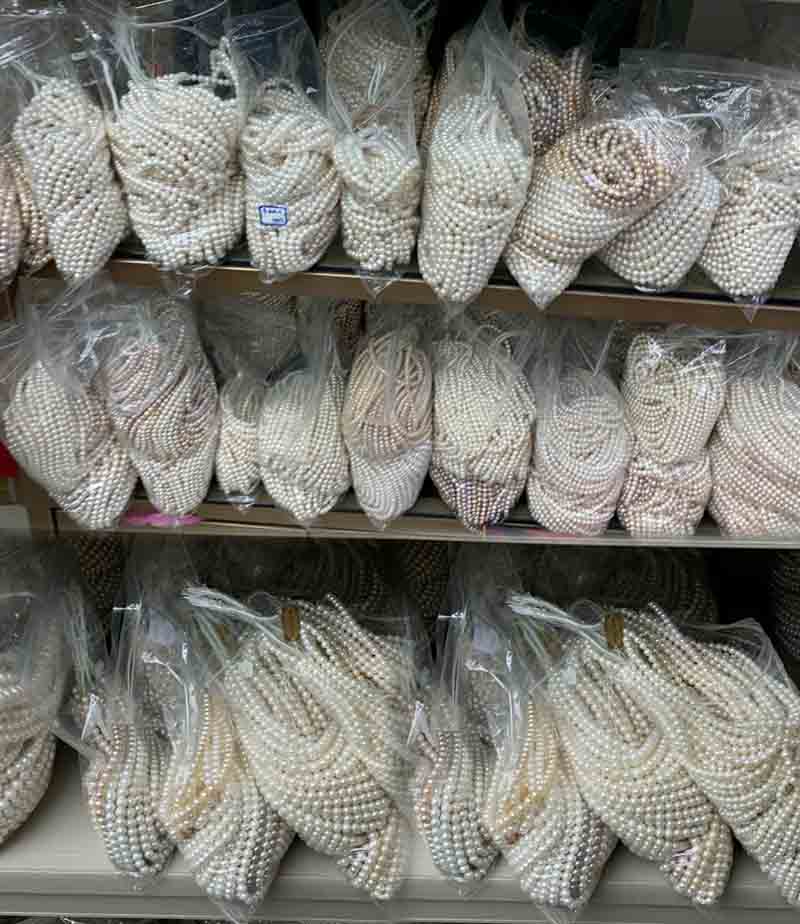 Wholesale pearl market